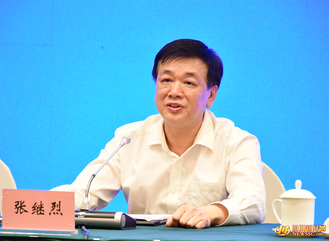 人生就是博官网电气集团副总经理、党组成员张继烈_副本.jpg